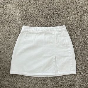 White Denim Mini Skirt w/ Slit - Princess Polly / Lionness - Gently Worn